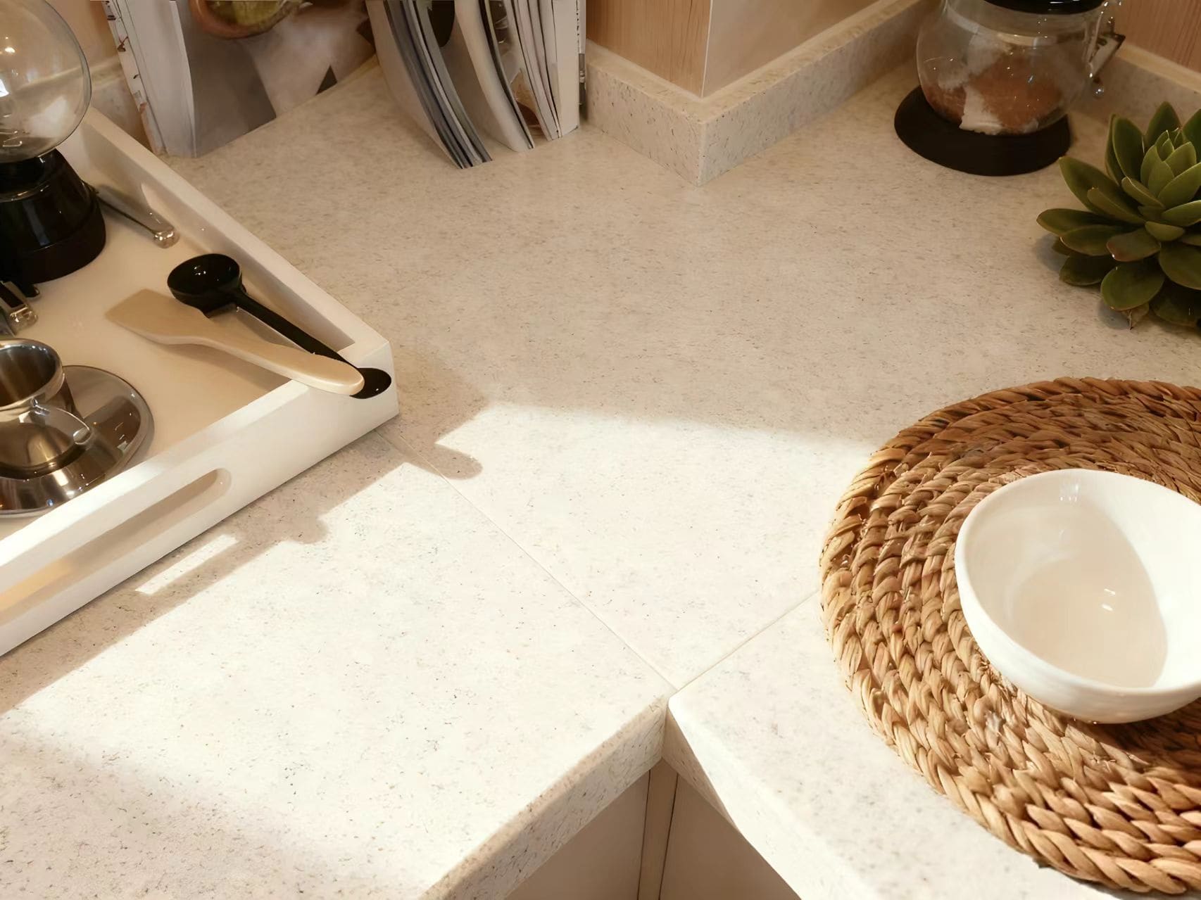 クォーツカウンタートップの継ぎ目を隠すにはどうすればいいですか?